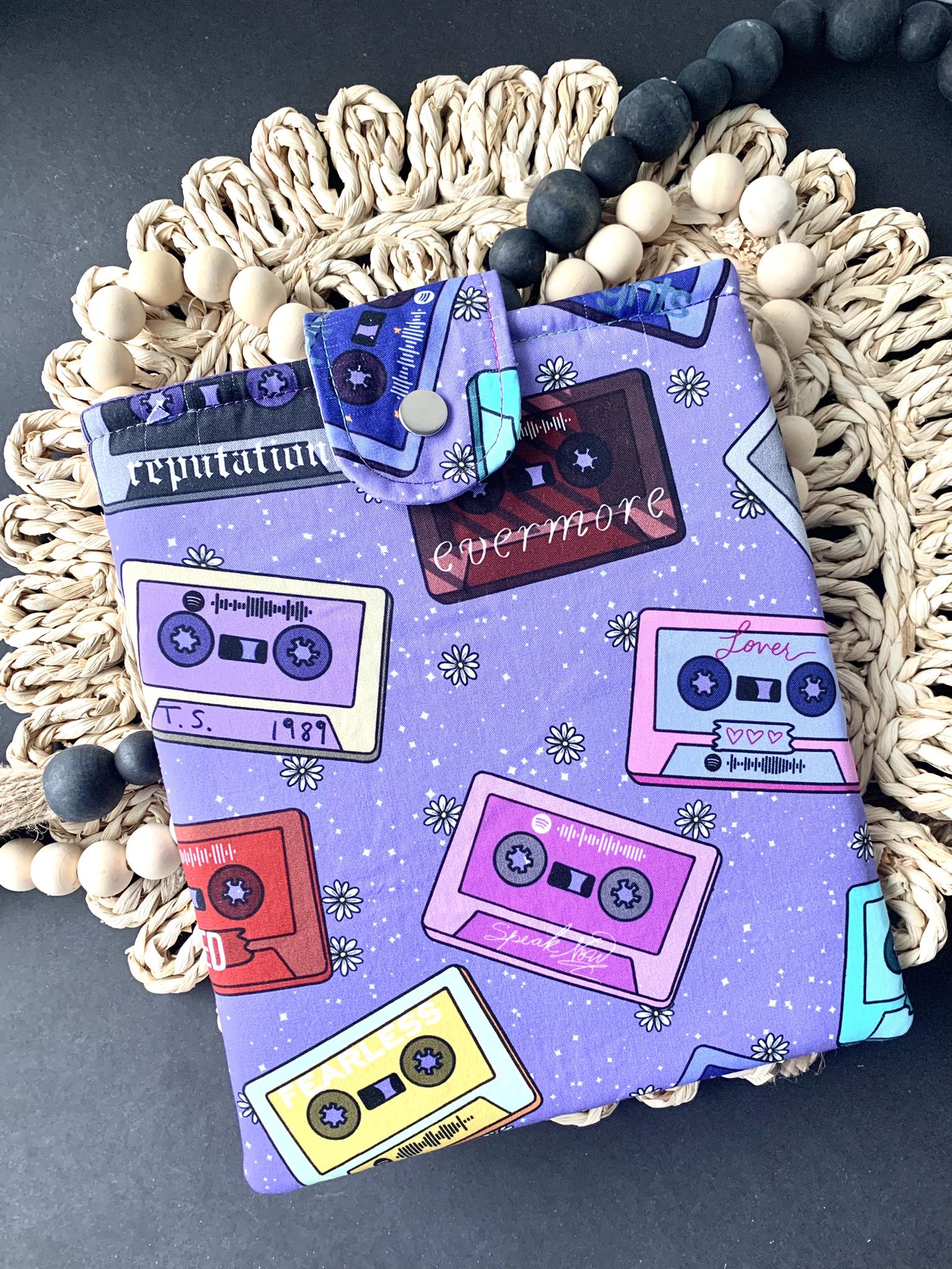 Birdei Q plus Two, book cover, kindle sleeve, Book Sleeve, tablet sleeve, book protector, eReader case, padded book sleeve, book lover gift, literary gift